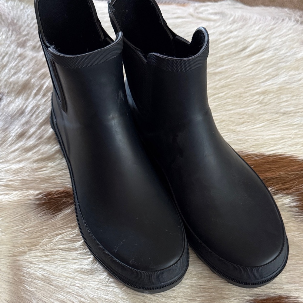 Time and Tru Black Winter & Rain Boots